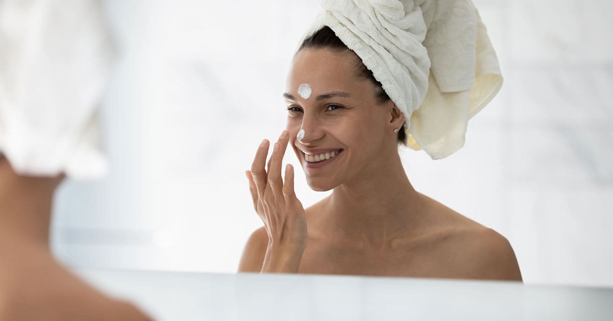 rutina diaria con proteccion solar para la cara